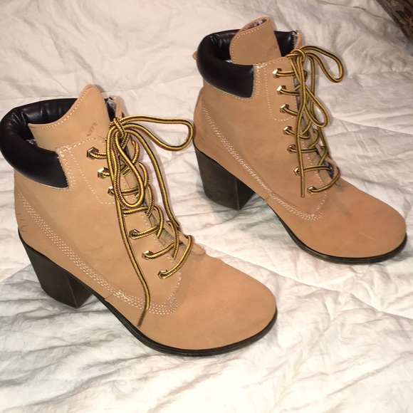 Rock & Candy Shoes - Rock & candy Chunk heel lace work ankle boots 8.5